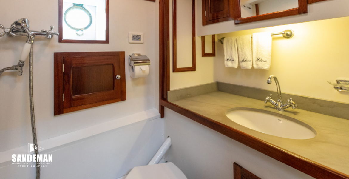 Master cabin en-suite