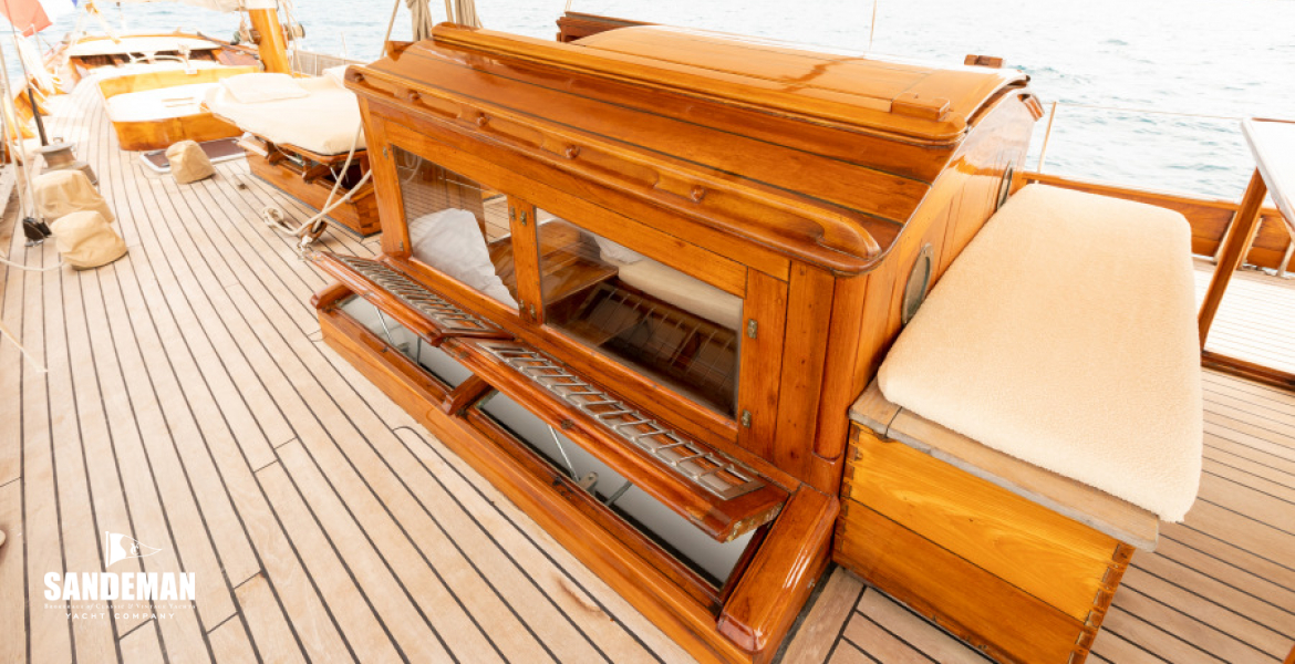 Deckhouse view aft to port