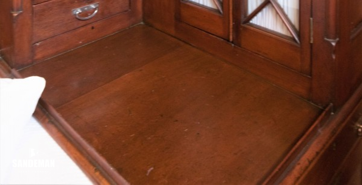 Saloon port fwd sideboard