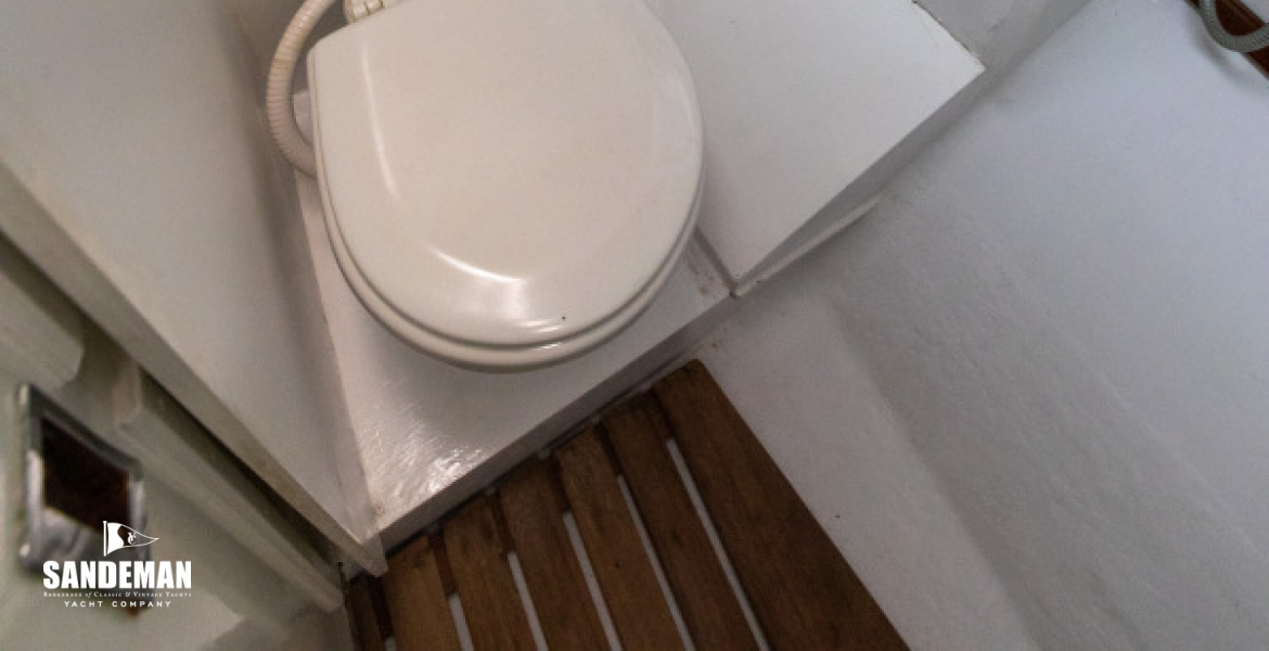 Aft WC shower compartment