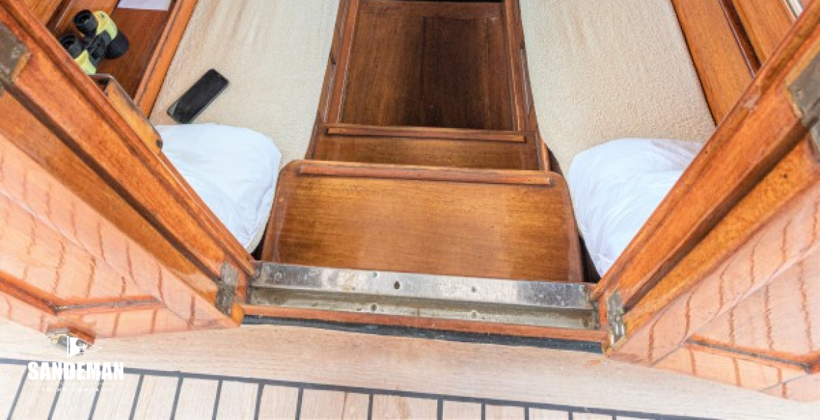 Companionway deckhouse [ship's cat not included]