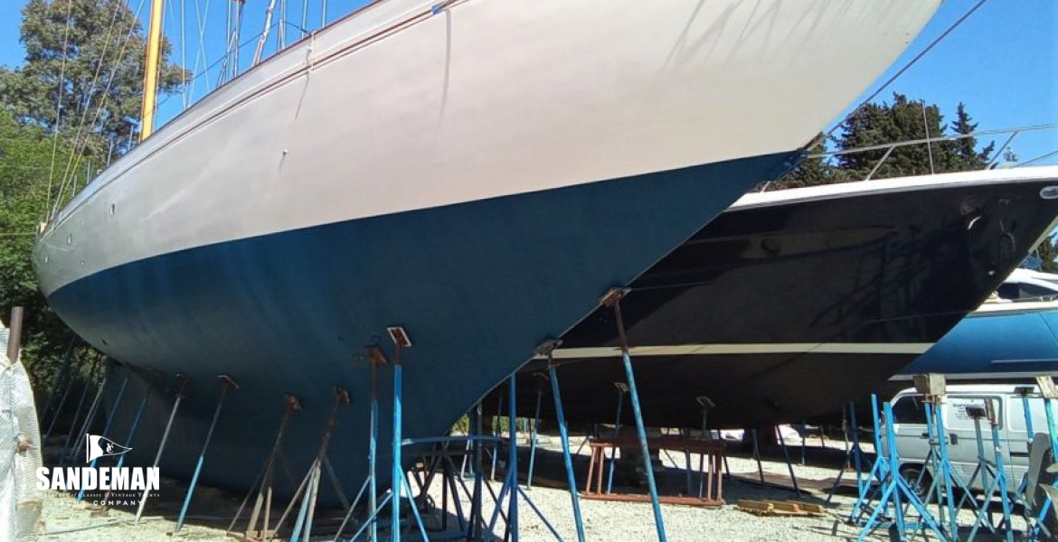 Hauled out stbd bow