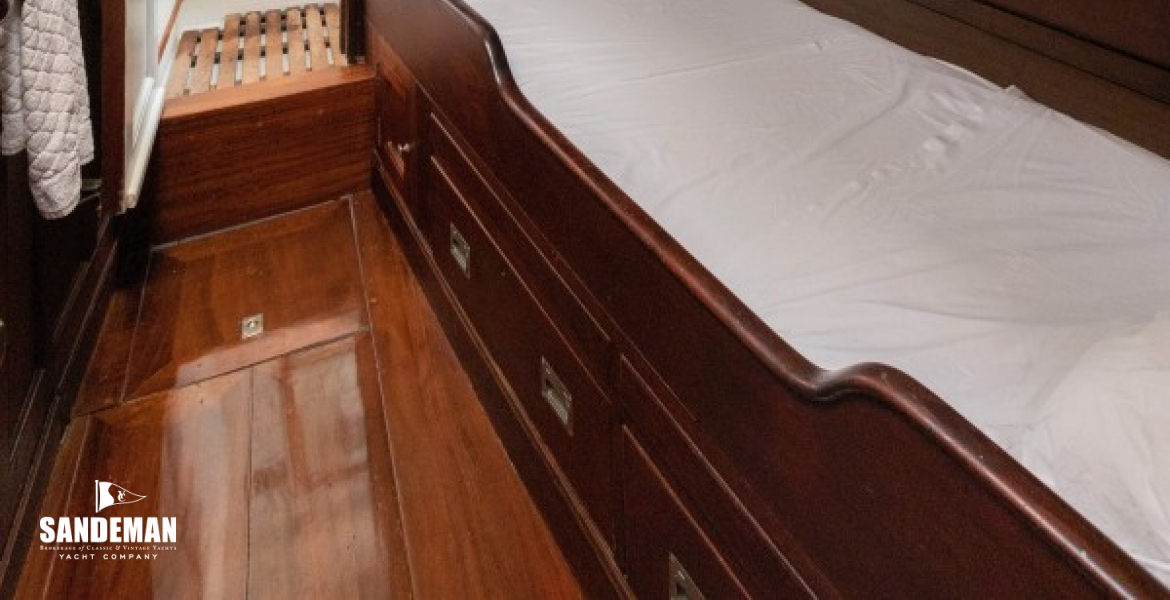 Fwd stbd guest cabin