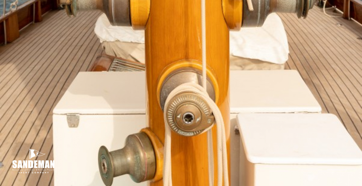 Mainmast details view aft