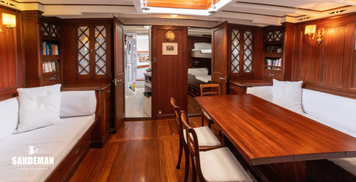 Saloon view fwd