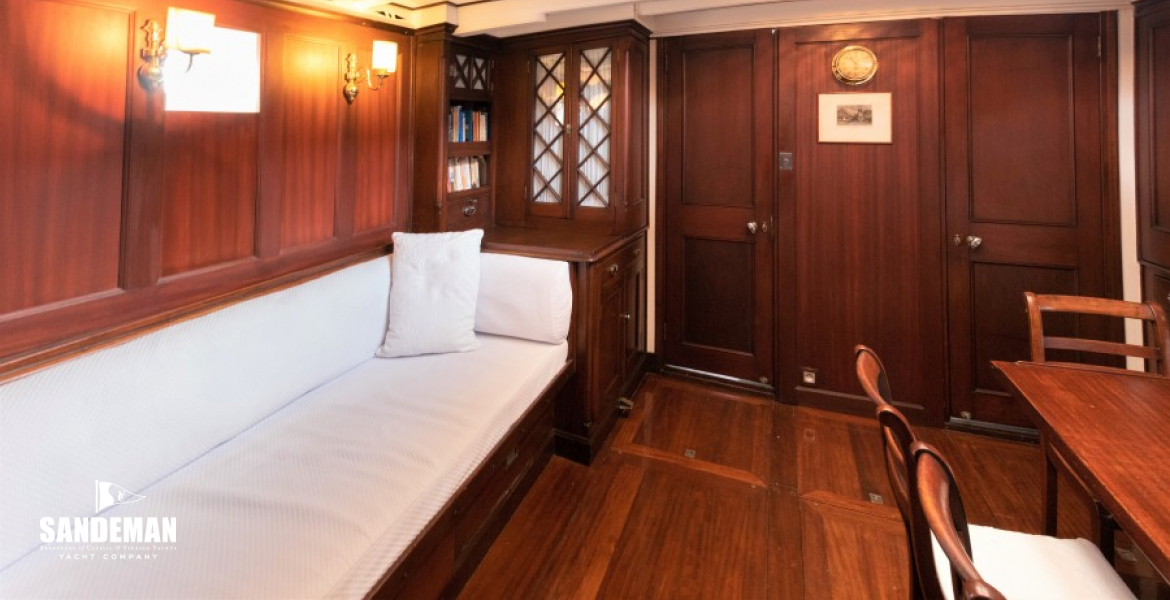 Saloon view fwd to port