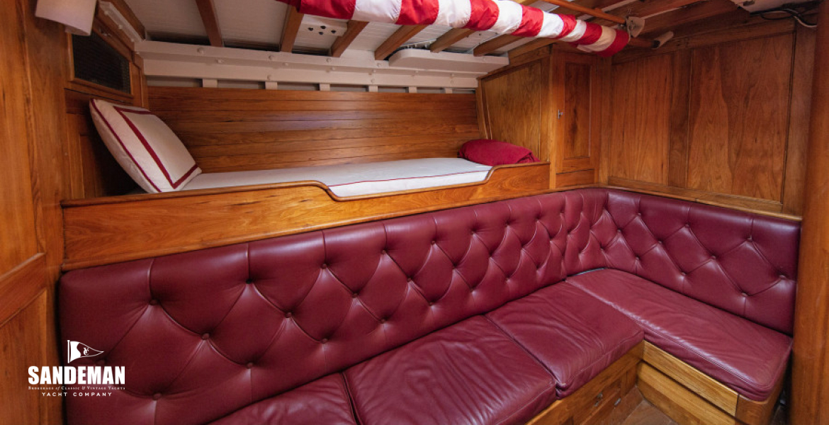 Saloon view fwd to port