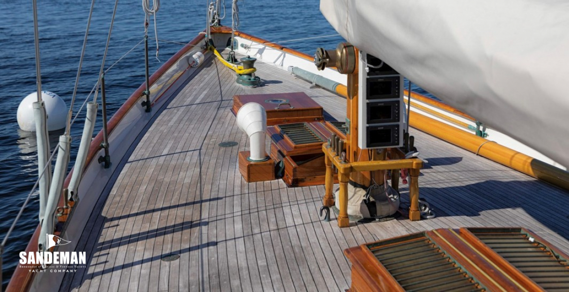 Mid deck view fwd