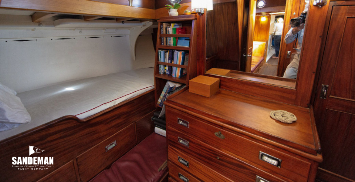 Owner cabin view aft to stbd