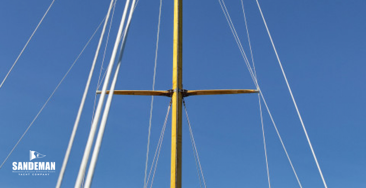 Mast from fwd