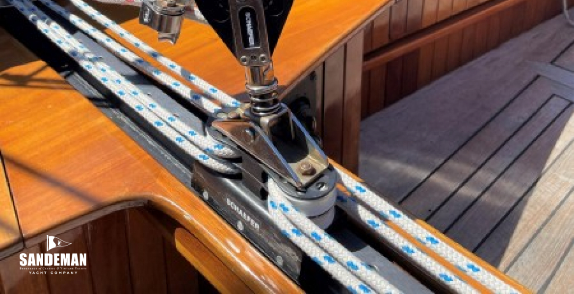 Mainsheet controls