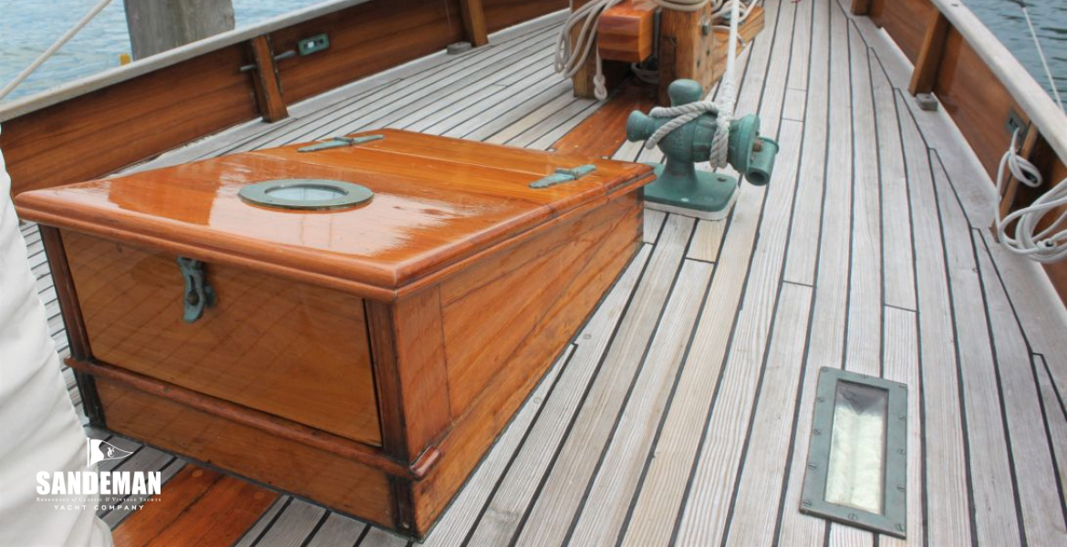 Foredeck view fwd