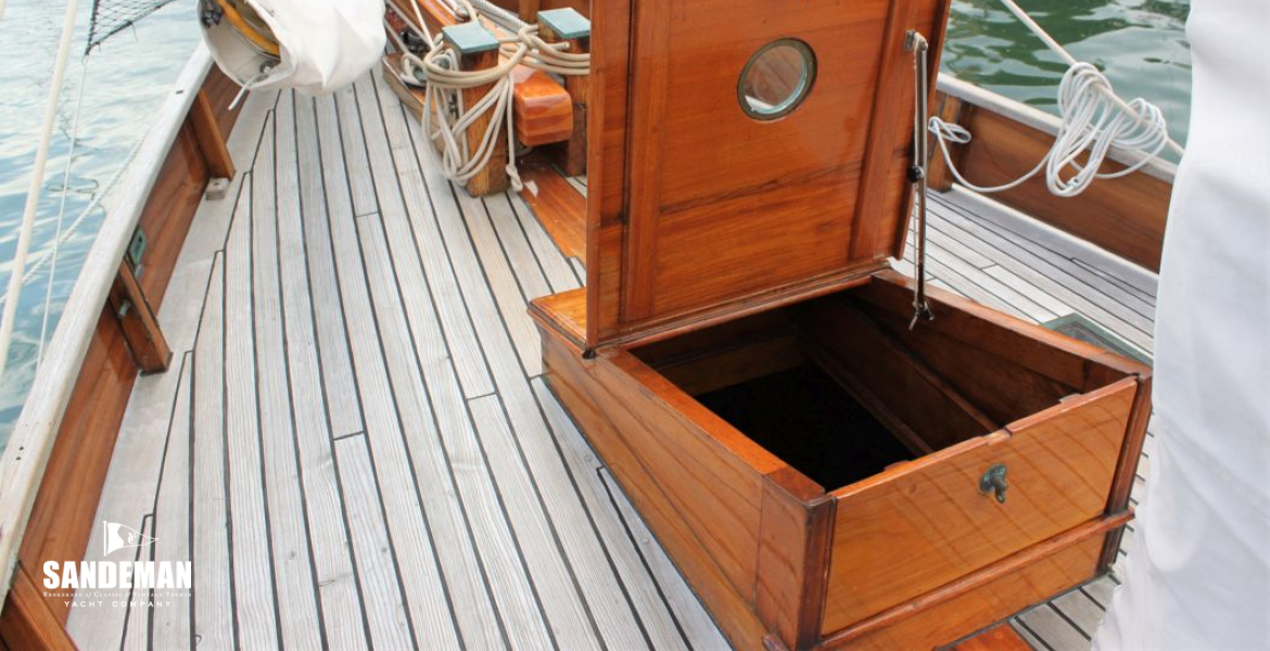Foredeck view fwd