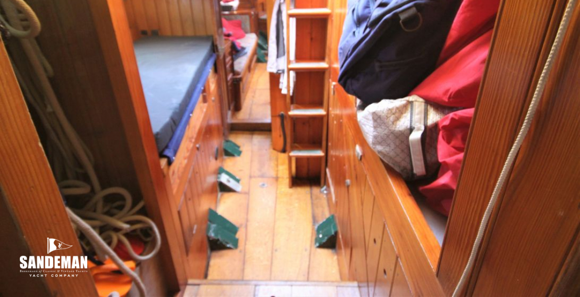 Fwd accommodation view aft