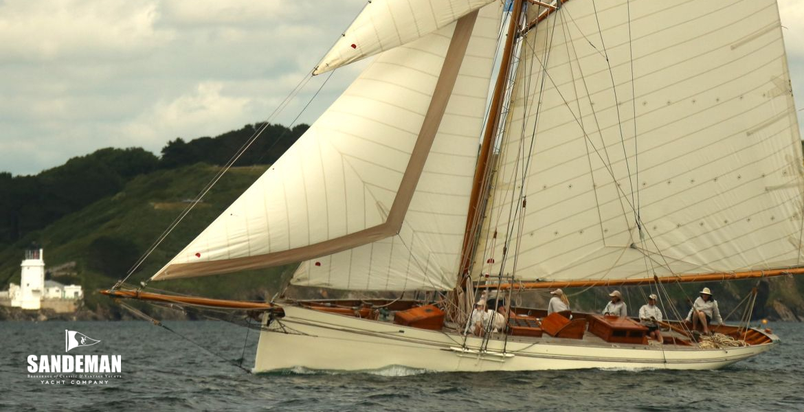 Port bow [Pic: Nigel Sharp]