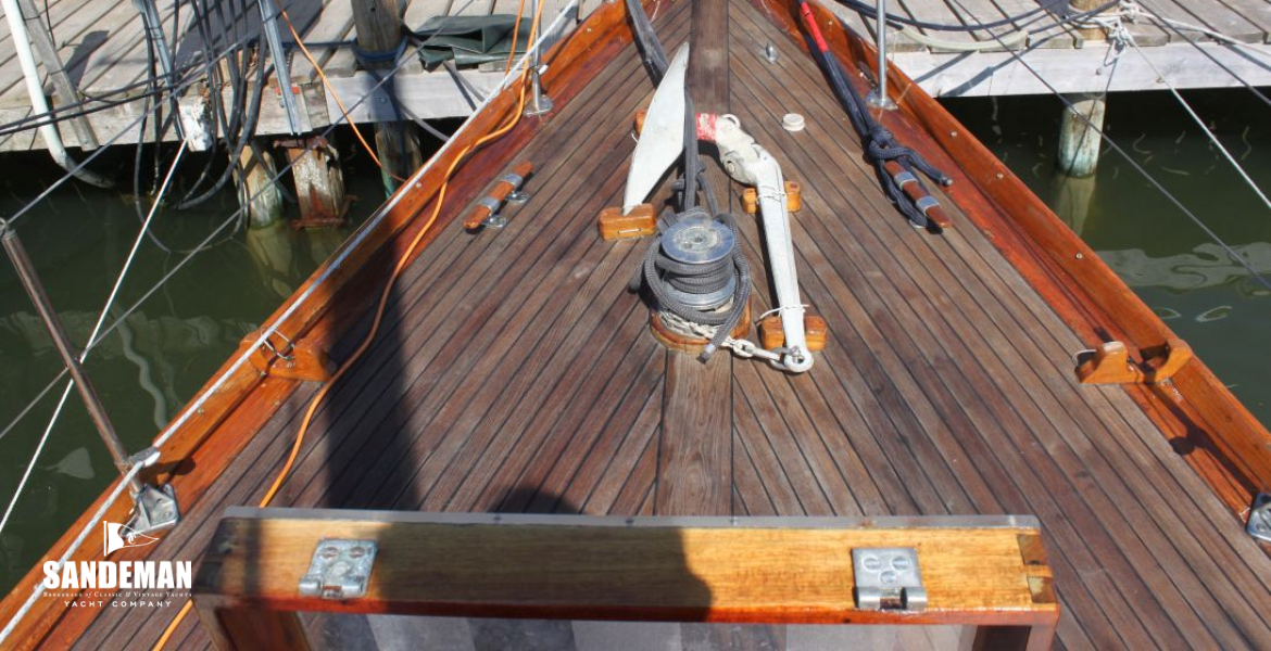 Foredeck view fwd