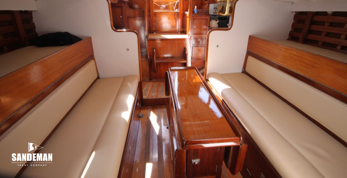 Saloon view aft