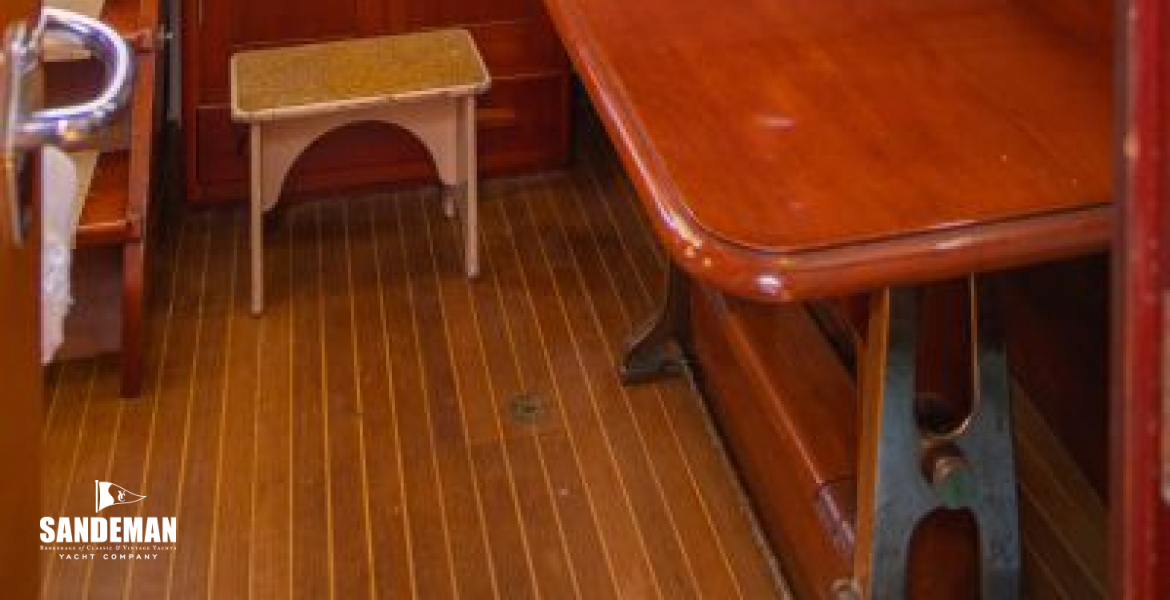 Lower saloon view aft
