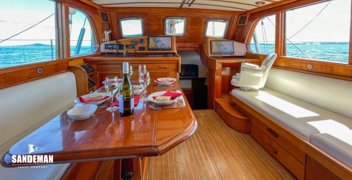 Deck saloon view fwd