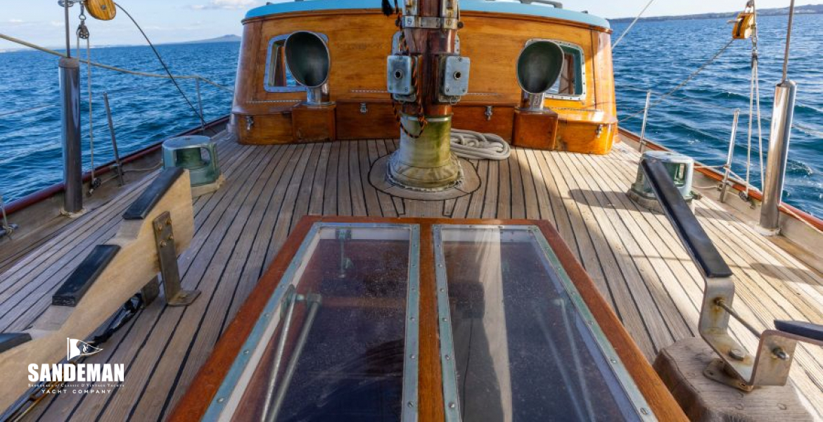 Fore trunk cabin view aft