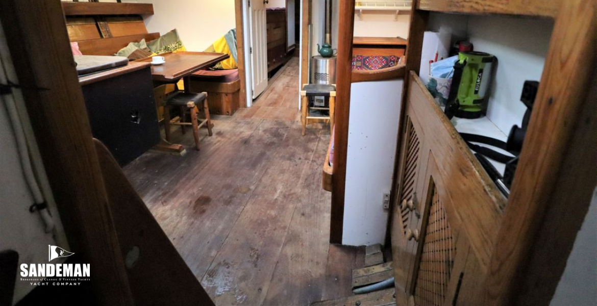 View fwd from owner cabin passage