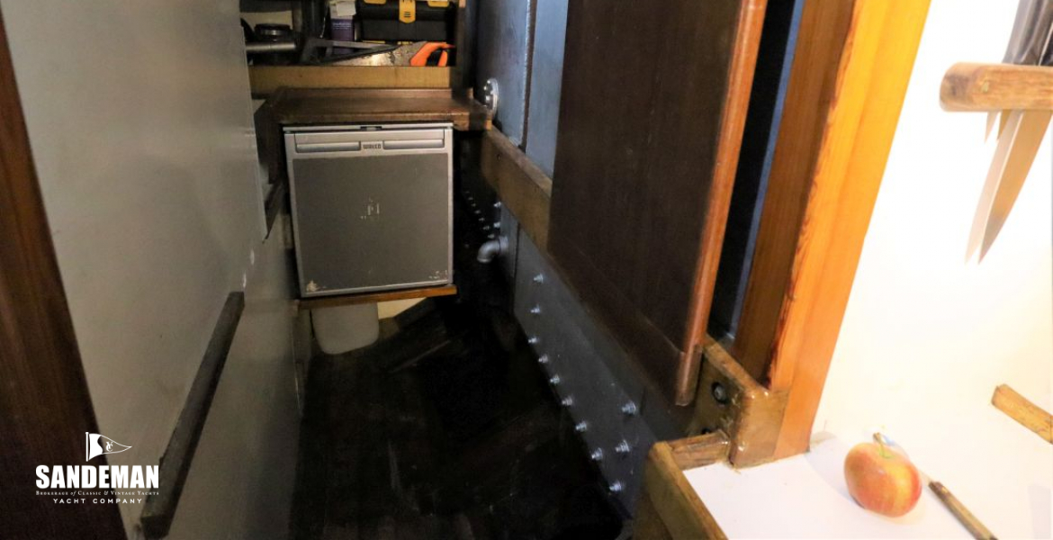 Galley alcove to port
