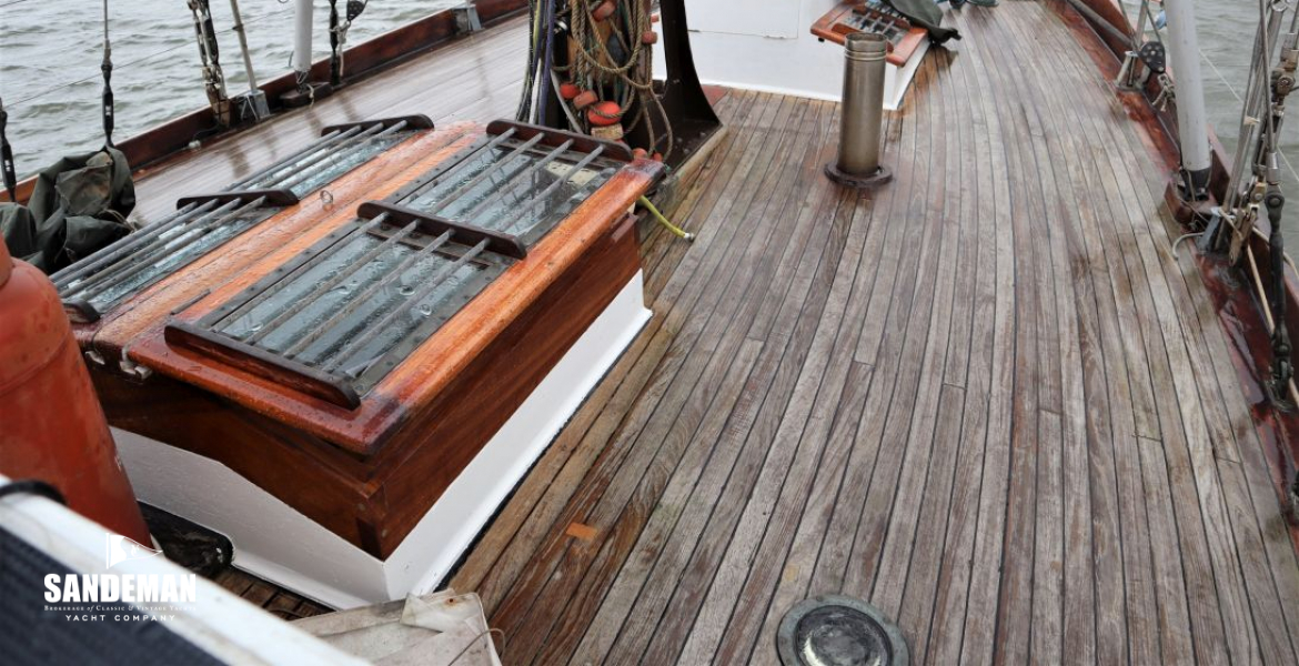Mid deck view fwd