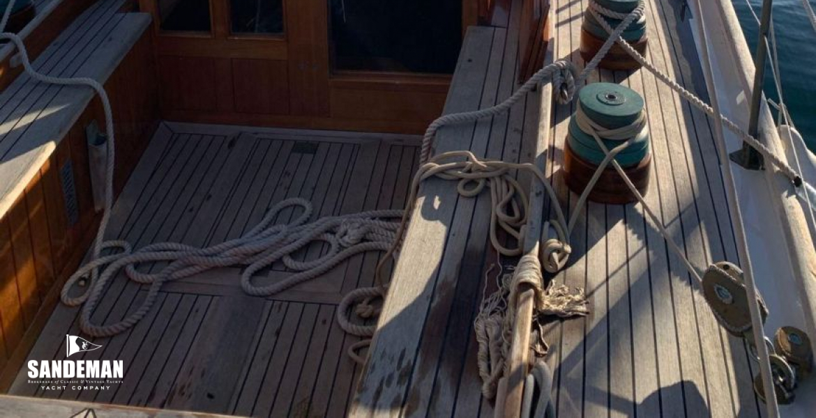 Cockpit view fwd to stbd side