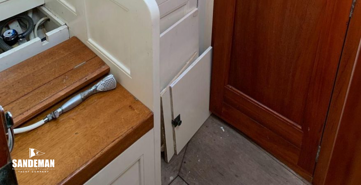 Wash basin and shower view fwd