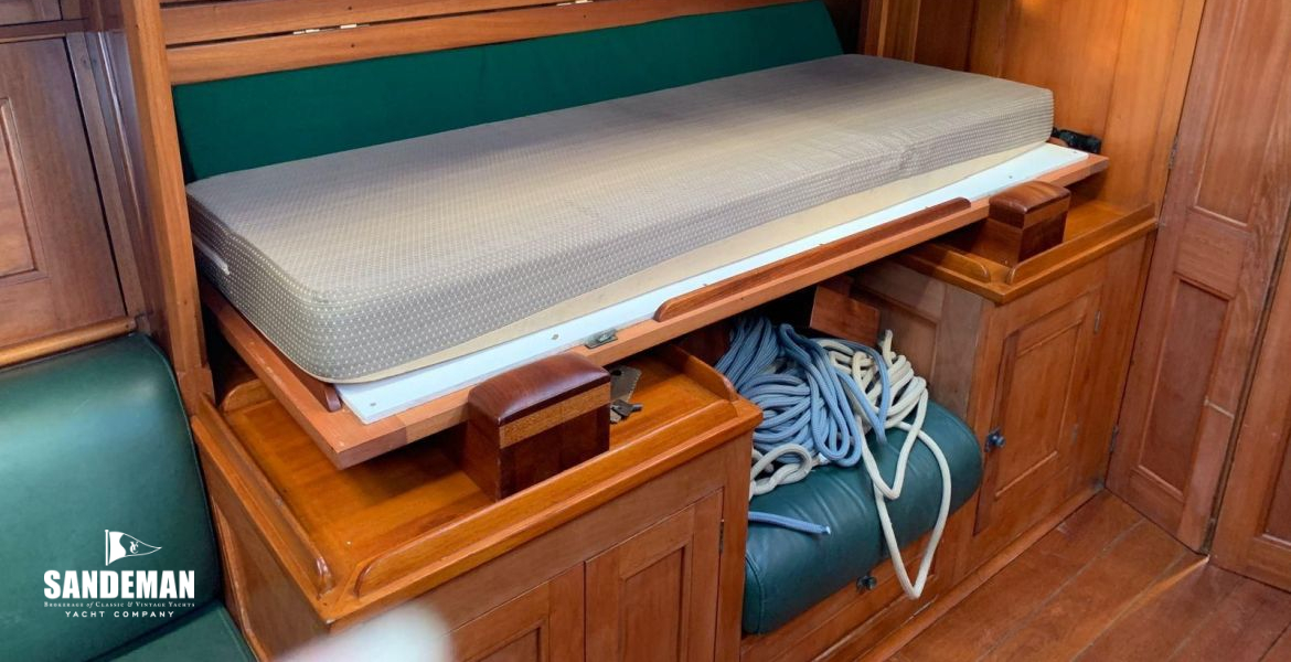 Pullman berth detail