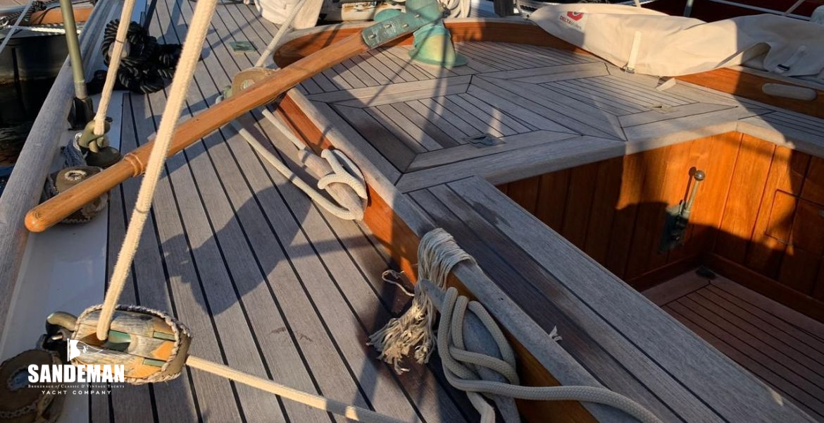 Side deck blocks and tiller view aft