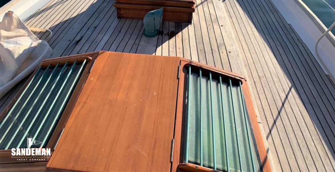 View fwd to foredeck