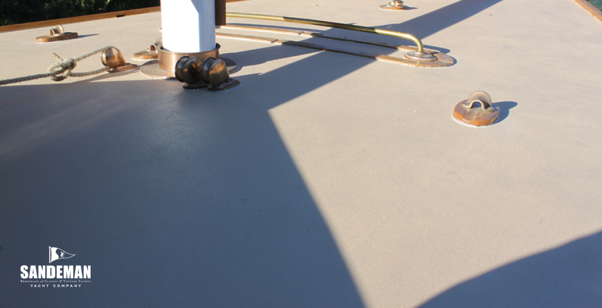 Foredeck view fwd