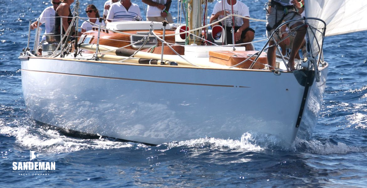 Starboard bow [Nigel Sharp]