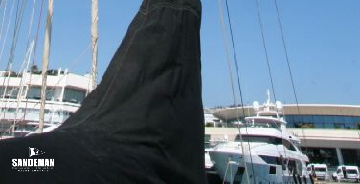 Mast from aft