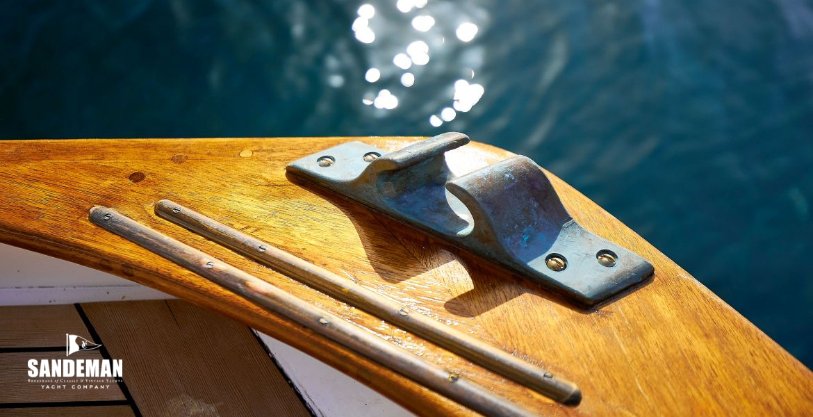 Stbd qtr bronze fairlead
