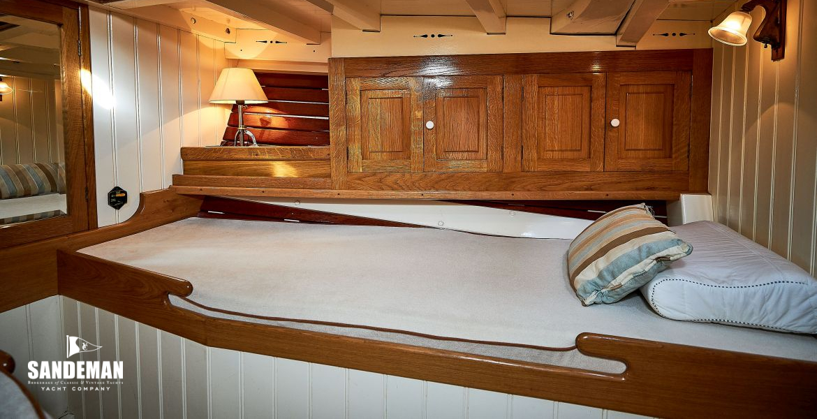 Fore cabin stbd berth