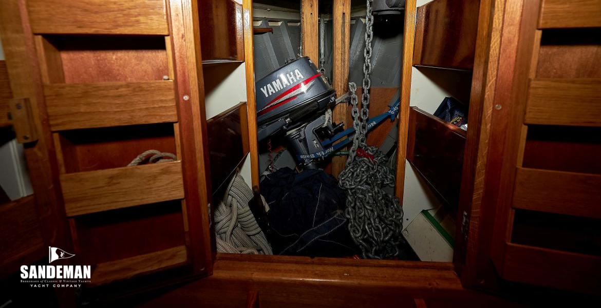Focsle chain locker and stowage