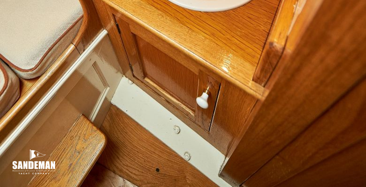 Port aft cabin washbasin