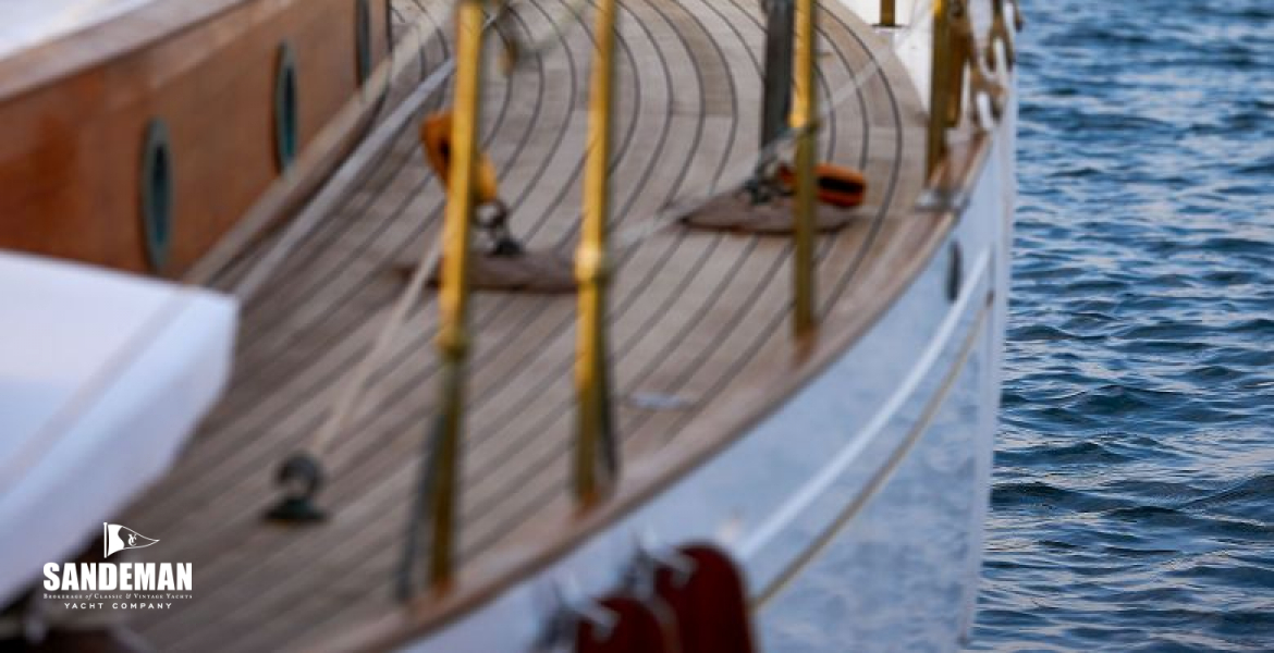 Stbd side deck view fwd