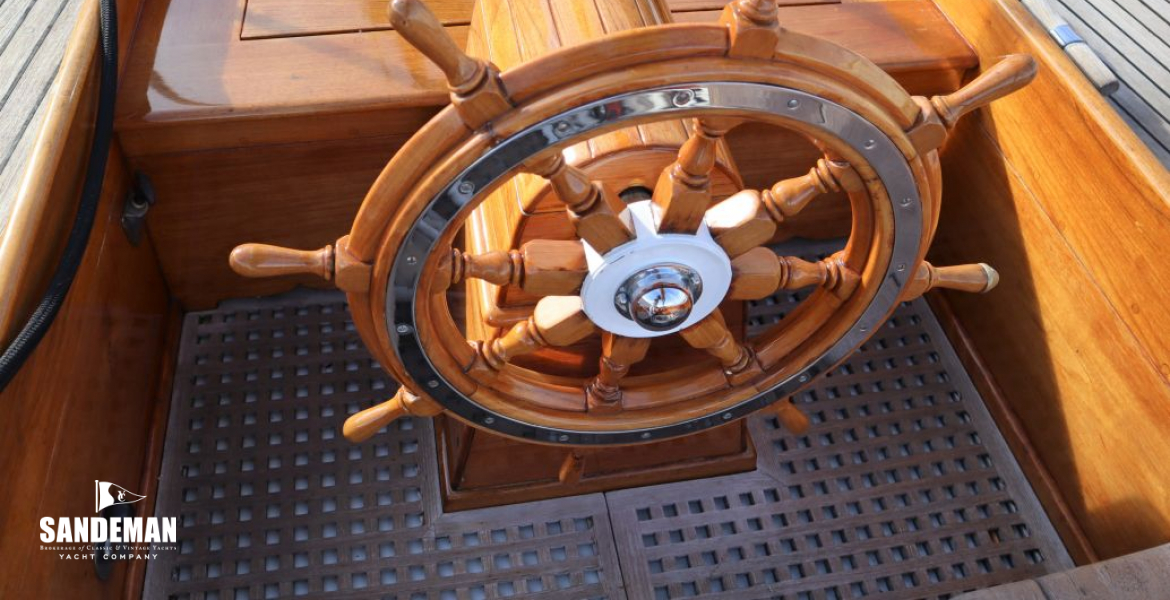 Helm view aft