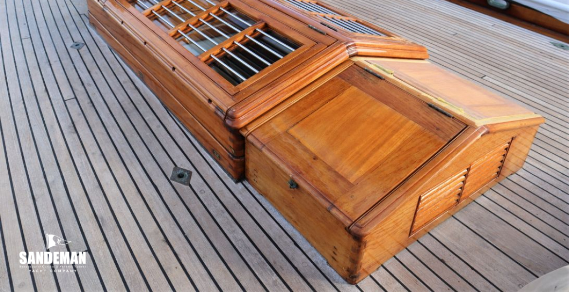 Saloon & Fwd accommodation skylights