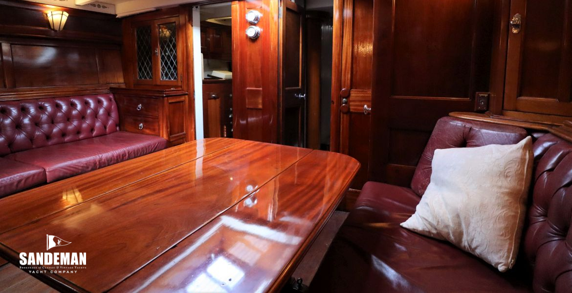 Saloon dining view fwd