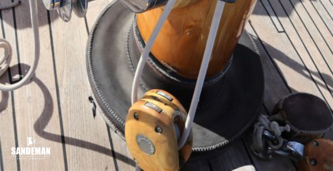 Mast details
