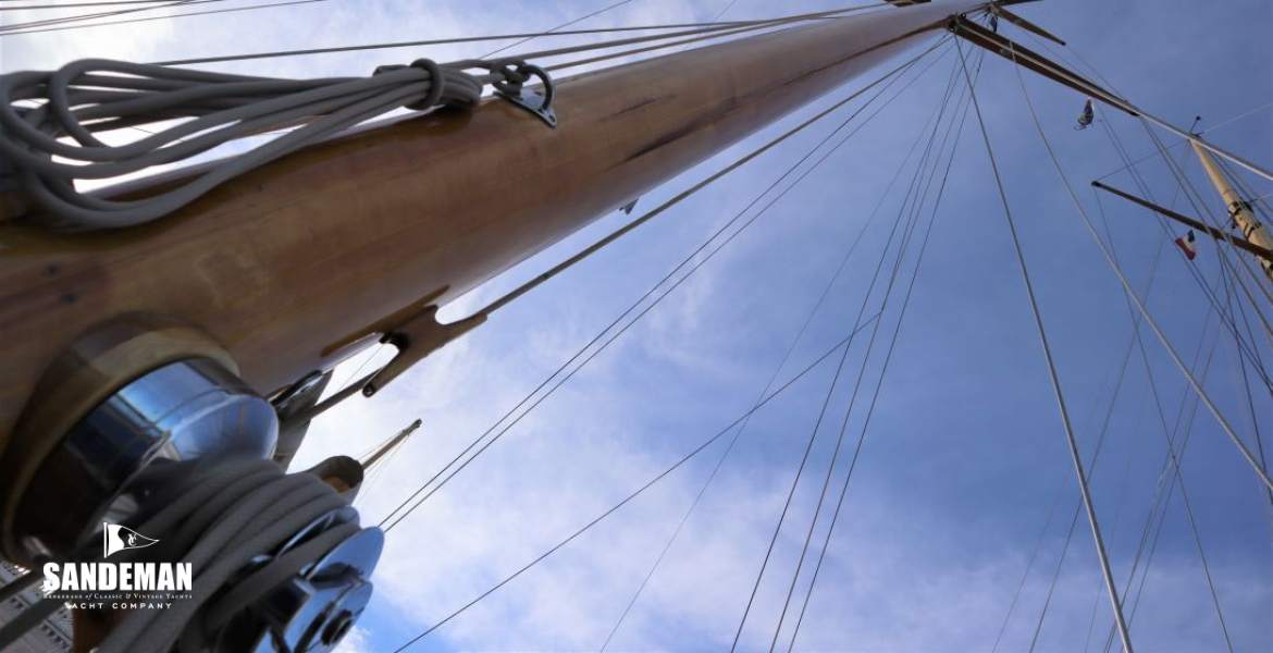 Mast from fwd