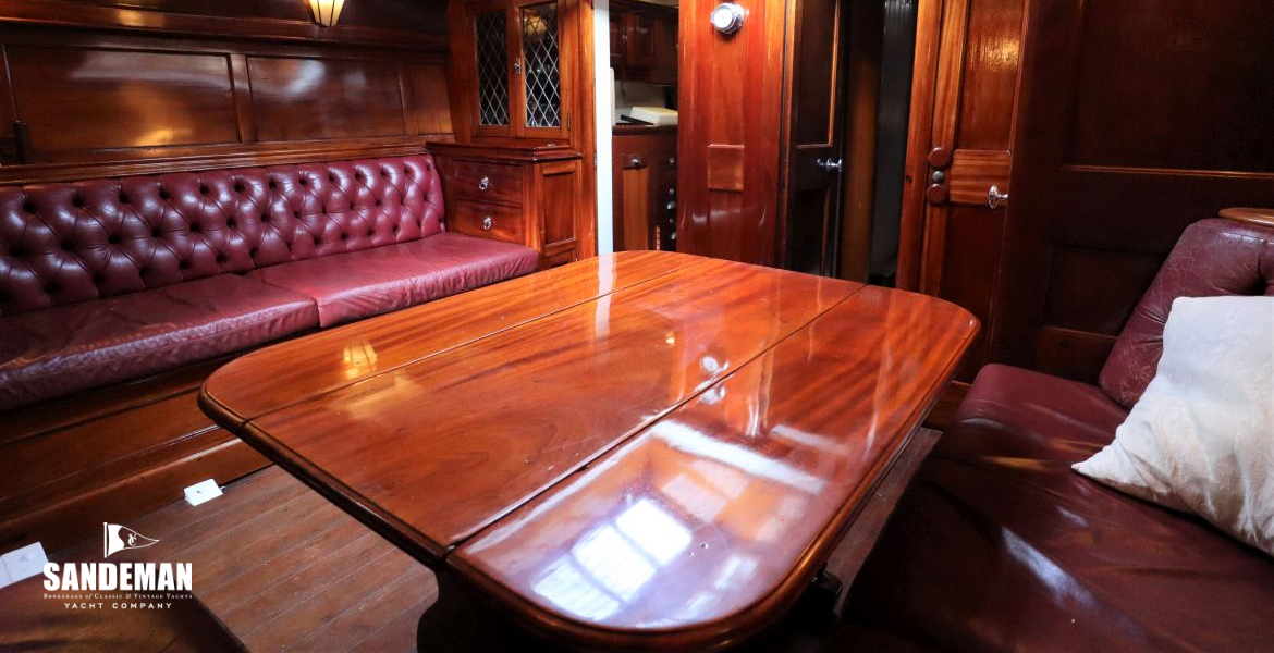 Saloon dining view fwd