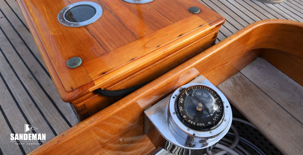 Lazarette hatch & steering compass