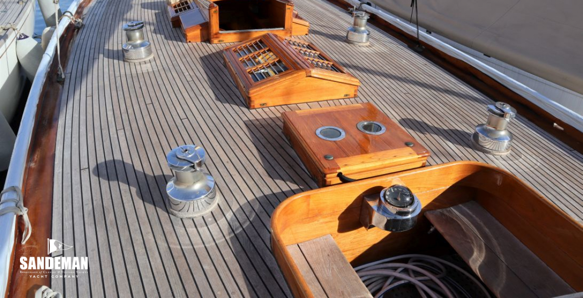 View fwd over mid deck