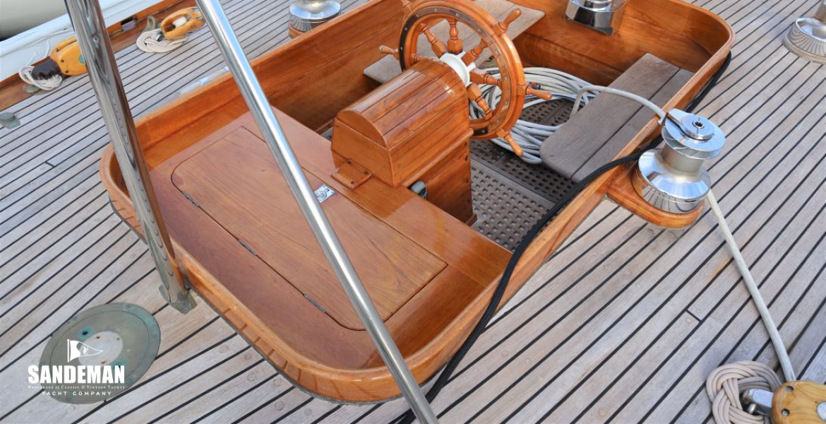 Cockpit overview fwd to port
