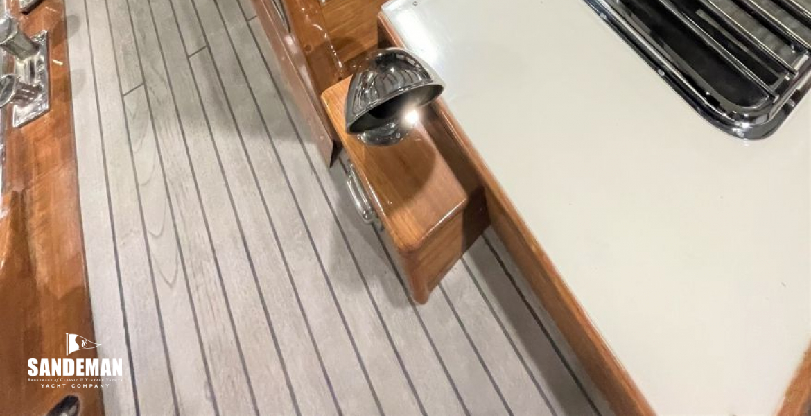 Deckhouse and companionway view aft